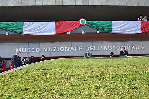 Museo auto di Torino - Museo dellautomobile di Torino con il tricolore per i 150 anni dellUnit dItalia